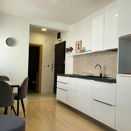 Aleksandar First Sea Line Apartment Бар Екстериор снимка