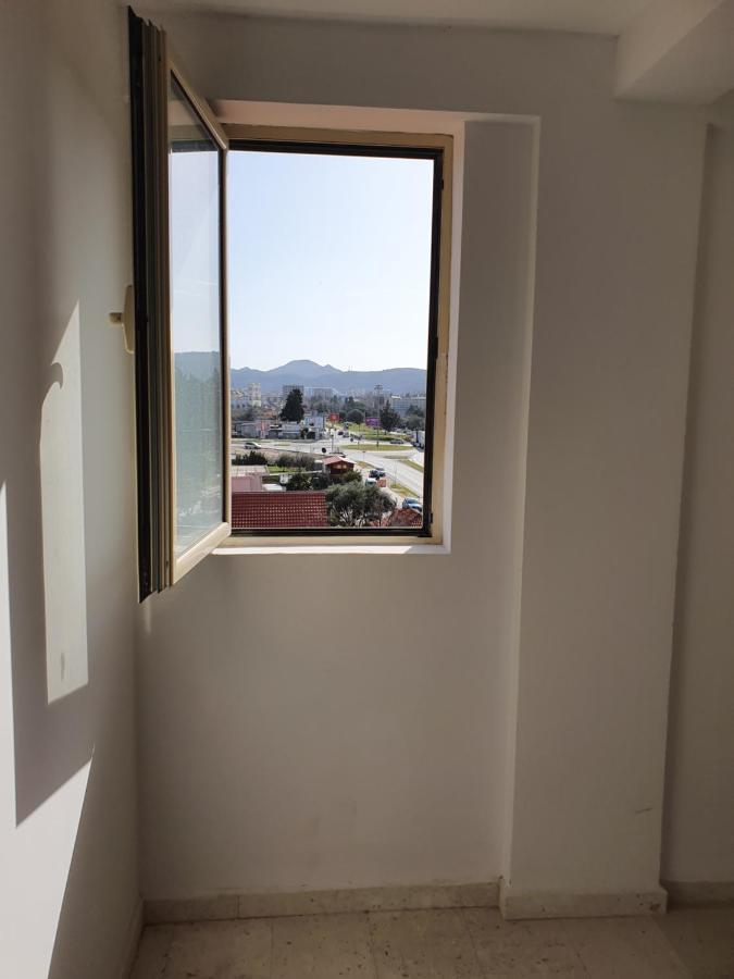 Aleksandar First Sea Line Apartment Бар Екстериор снимка