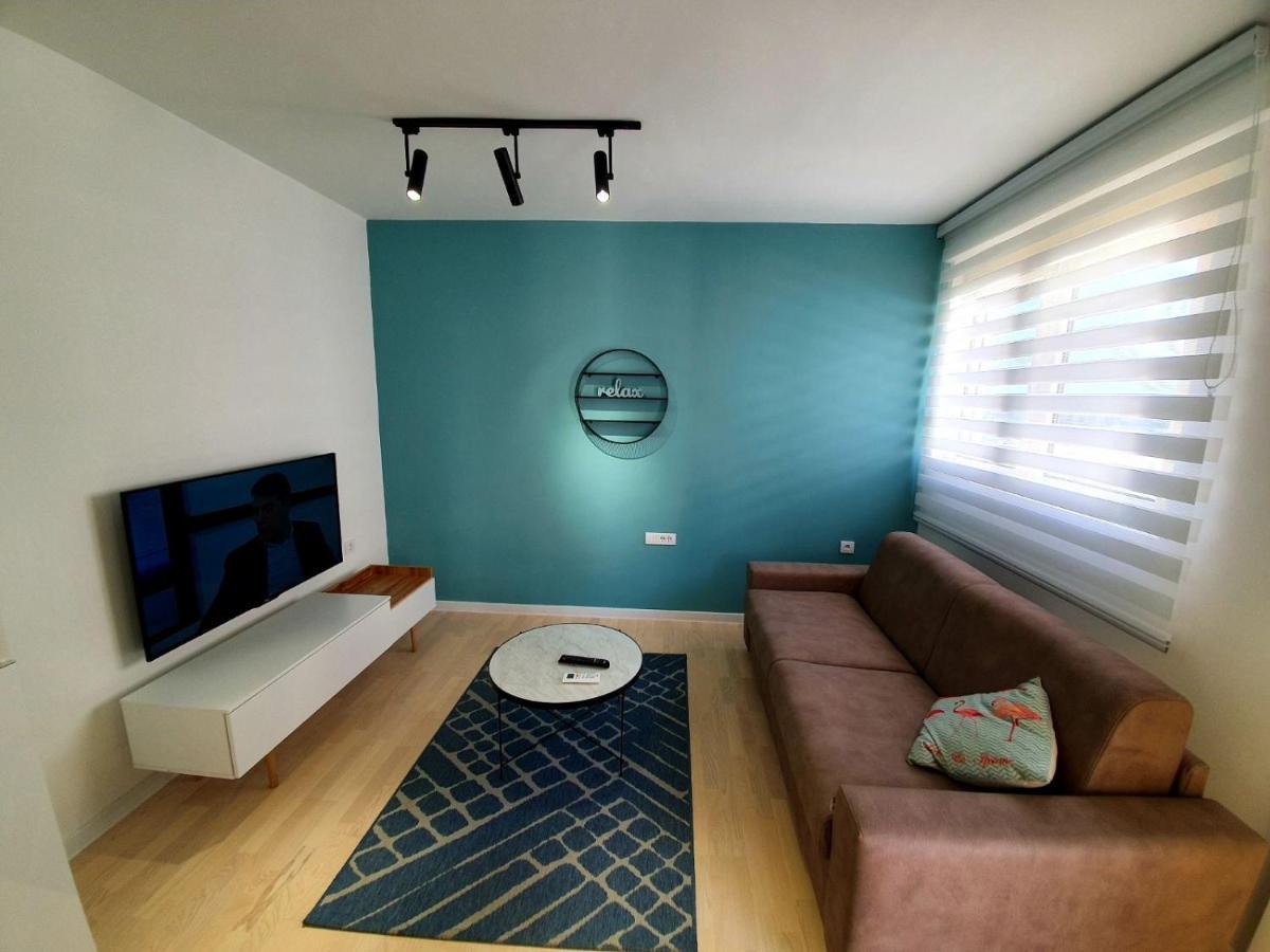 Aleksandar First Sea Line Apartment Бар Екстериор снимка