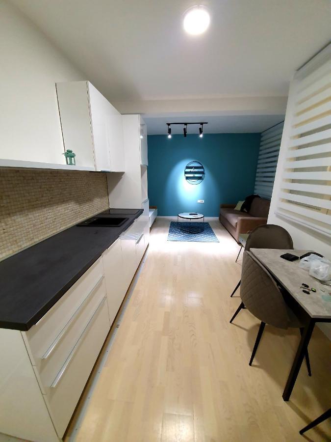 Aleksandar First Sea Line Apartment Бар Екстериор снимка