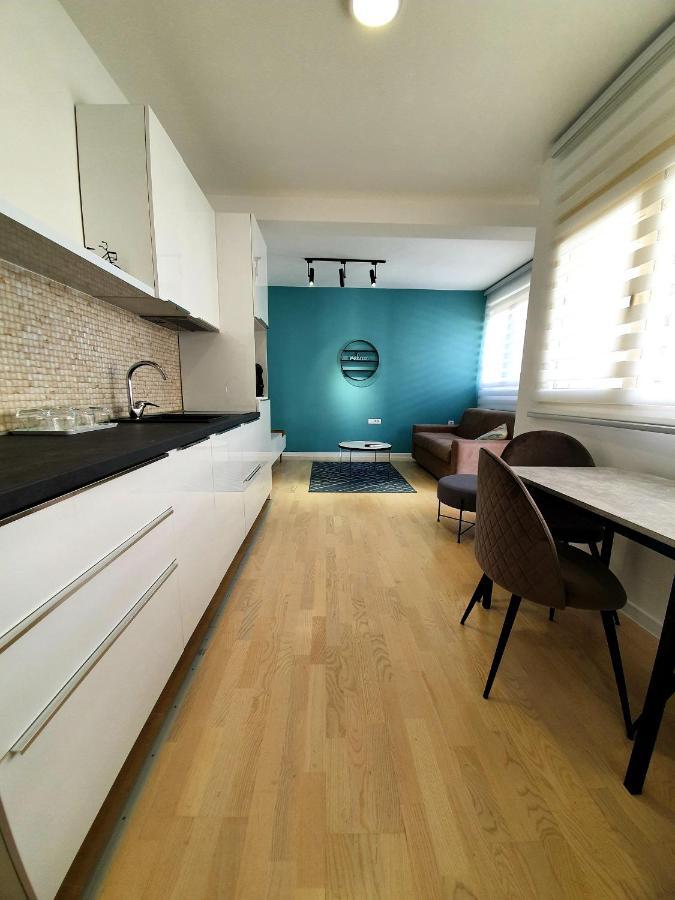 Aleksandar First Sea Line Apartment Бар Екстериор снимка