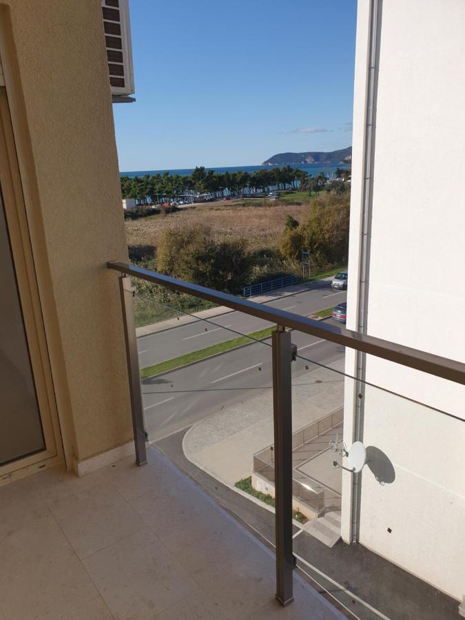Aleksandar First Sea Line Apartment Бар Екстериор снимка