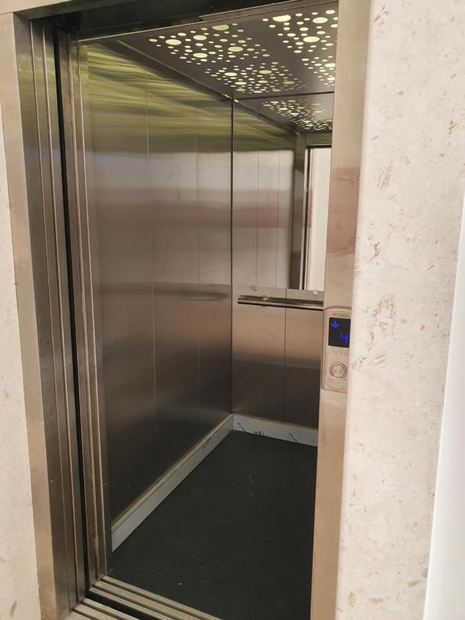 Aleksandar First Sea Line Apartment Бар Екстериор снимка