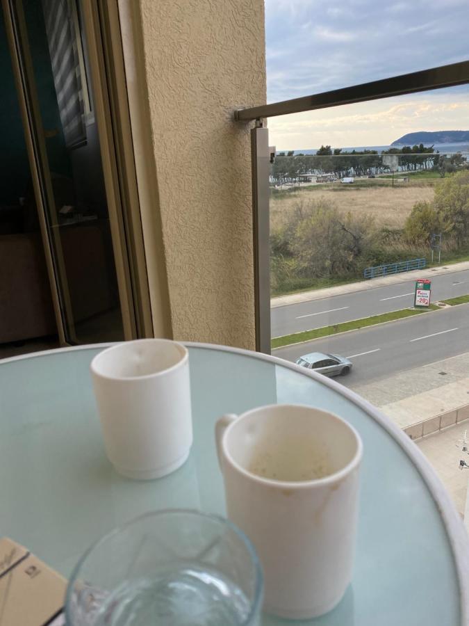 Aleksandar First Sea Line Apartment Бар Екстериор снимка